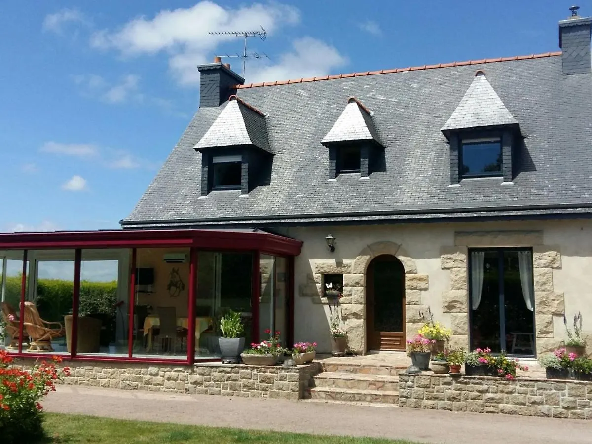 Holiday Home Near The Pink Granite Coast Pedernec