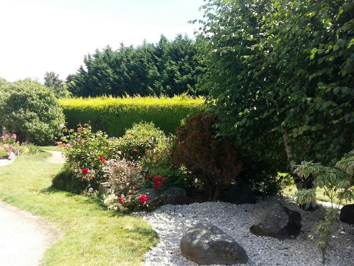 Holiday Home Near The Pink Granite Coast Pedernec